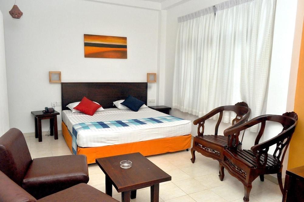 Lavendish Beach Resort Унаватуна Экстерьер фото