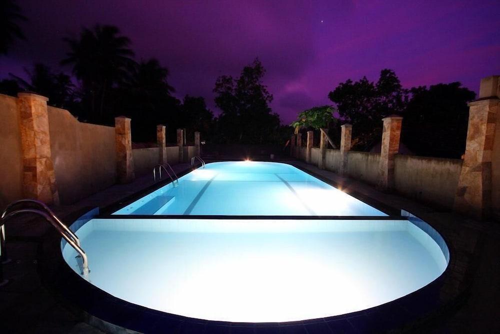 Lavendish Beach Resort Унаватуна Экстерьер фото