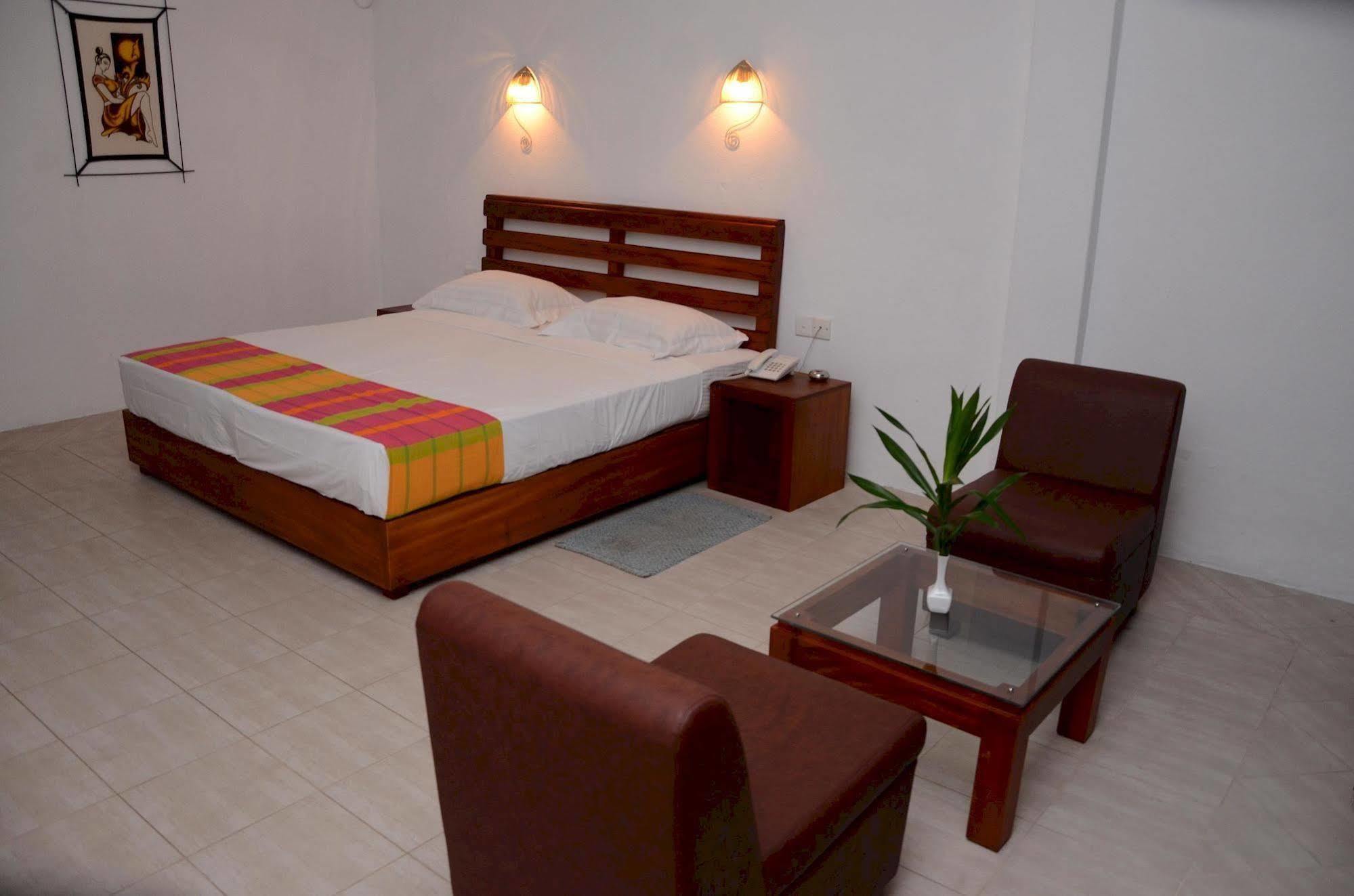 Lavendish Beach Resort Унаватуна Экстерьер фото