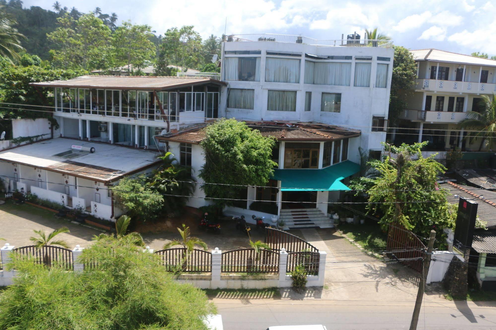 Lavendish Beach Resort Унаватуна Экстерьер фото