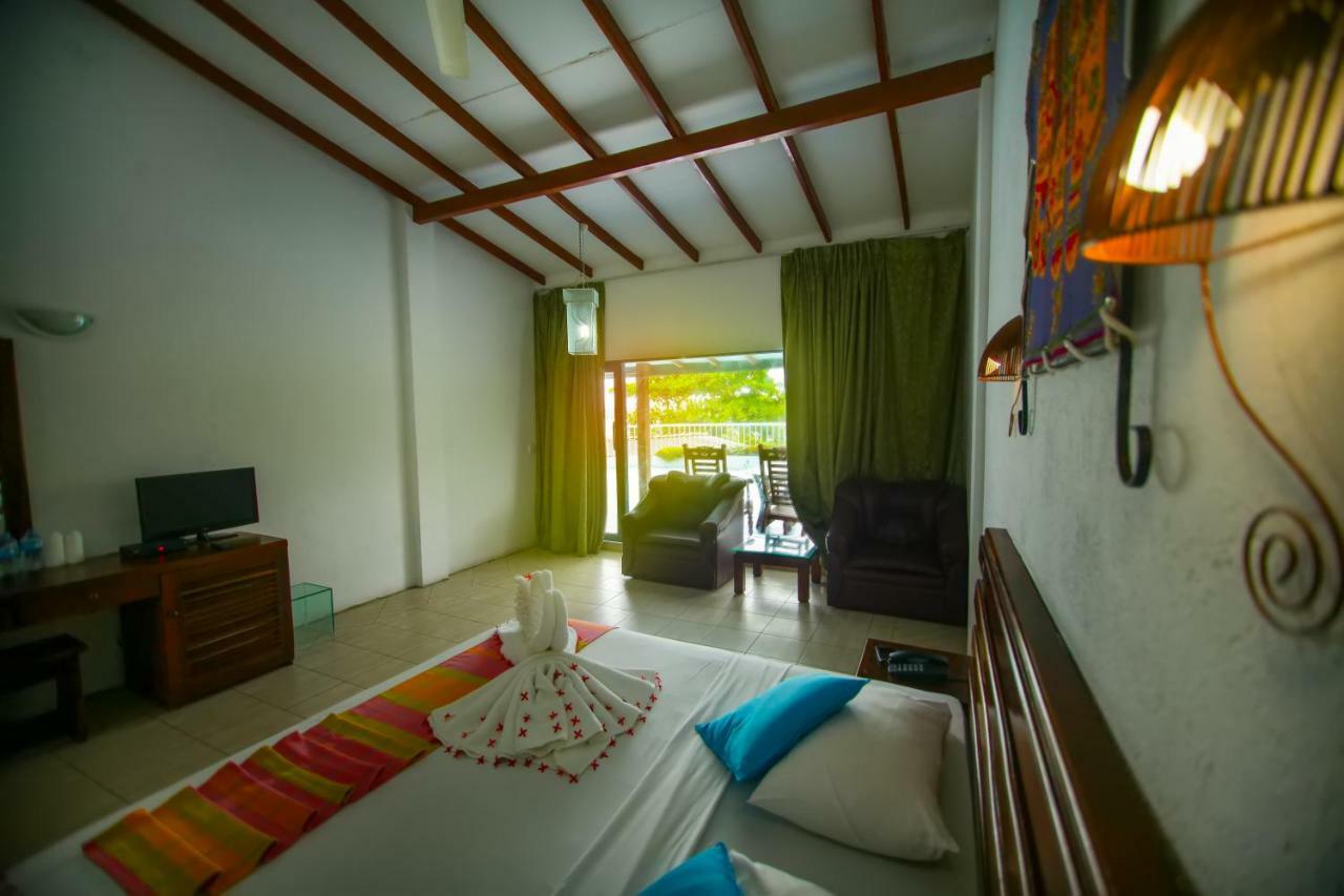 Lavendish Beach Resort Унаватуна Экстерьер фото
