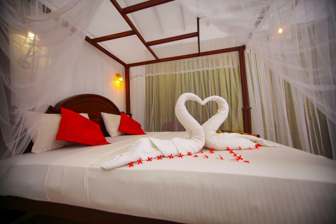 Lavendish Beach Resort Унаватуна Экстерьер фото