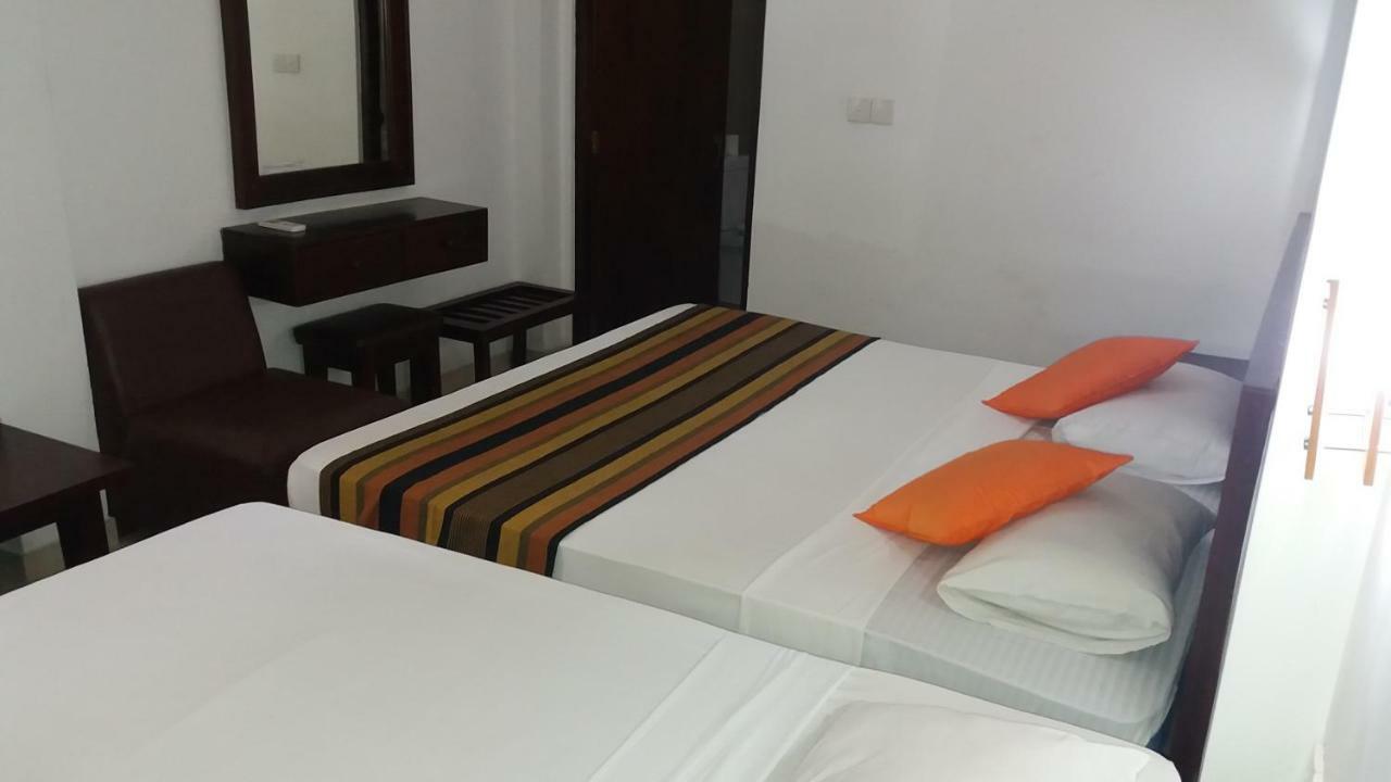 Lavendish Beach Resort Унаватуна Экстерьер фото