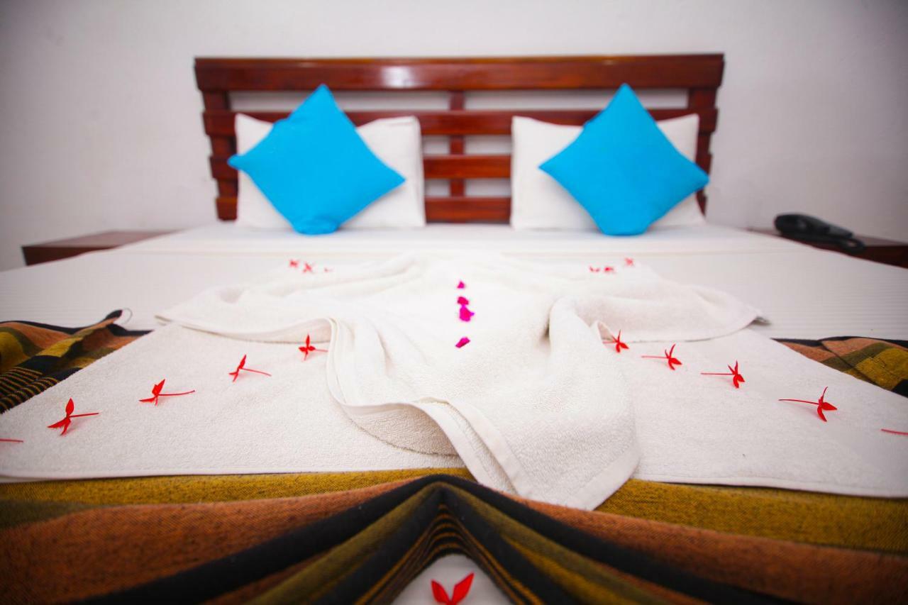 Lavendish Beach Resort Унаватуна Экстерьер фото